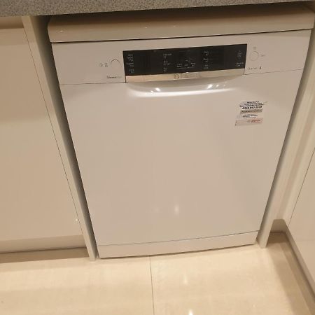 Wanstead London Luxury 3 Bedroom 2 Bathrooms Flat 1 Min To Redbridge Station Free Parking & Wifi מראה חיצוני תמונה