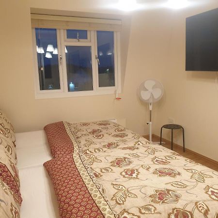 Wanstead London Luxury 3 Bedroom 2 Bathrooms Flat 1 Min To Redbridge Station Free Parking & Wifi מראה חיצוני תמונה