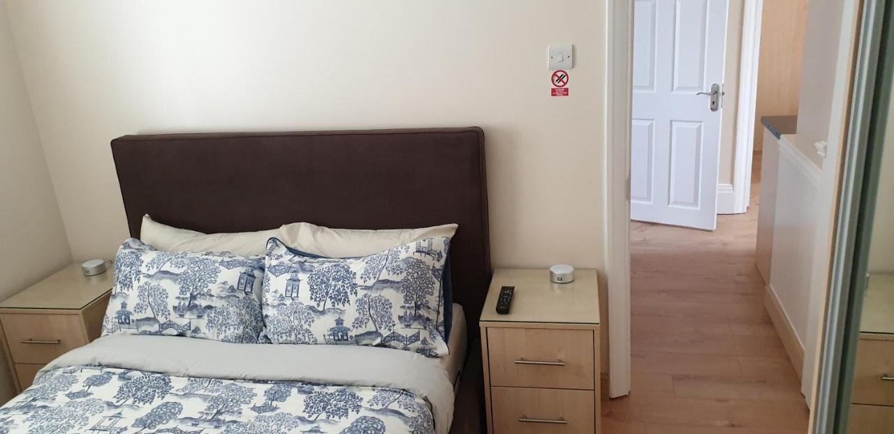 Wanstead London Luxury 3 Bedroom 2 Bathrooms Flat 1 Min To Redbridge Station Free Parking & Wifi מראה חיצוני תמונה