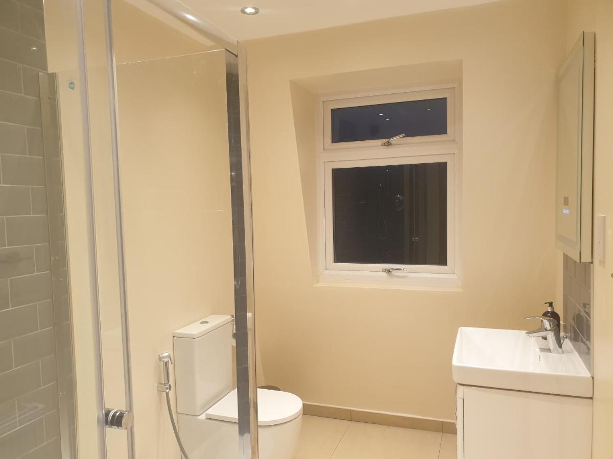 Wanstead London Luxury 3 Bedroom 2 Bathrooms Flat 1 Min To Redbridge Station Free Parking & Wifi מראה חיצוני תמונה