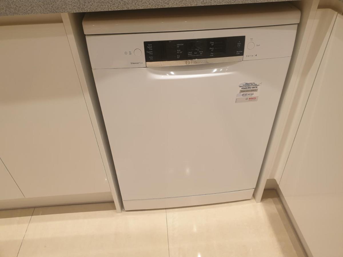 Wanstead London Luxury 3 Bedroom 2 Bathrooms Flat 1 Min To Redbridge Station Free Parking & Wifi מראה חיצוני תמונה