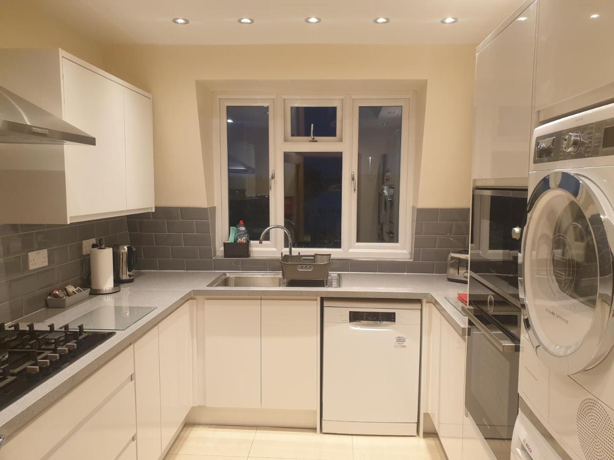 Wanstead London Luxury 3 Bedroom 2 Bathrooms Flat 1 Min To Redbridge Station Free Parking & Wifi מראה חיצוני תמונה