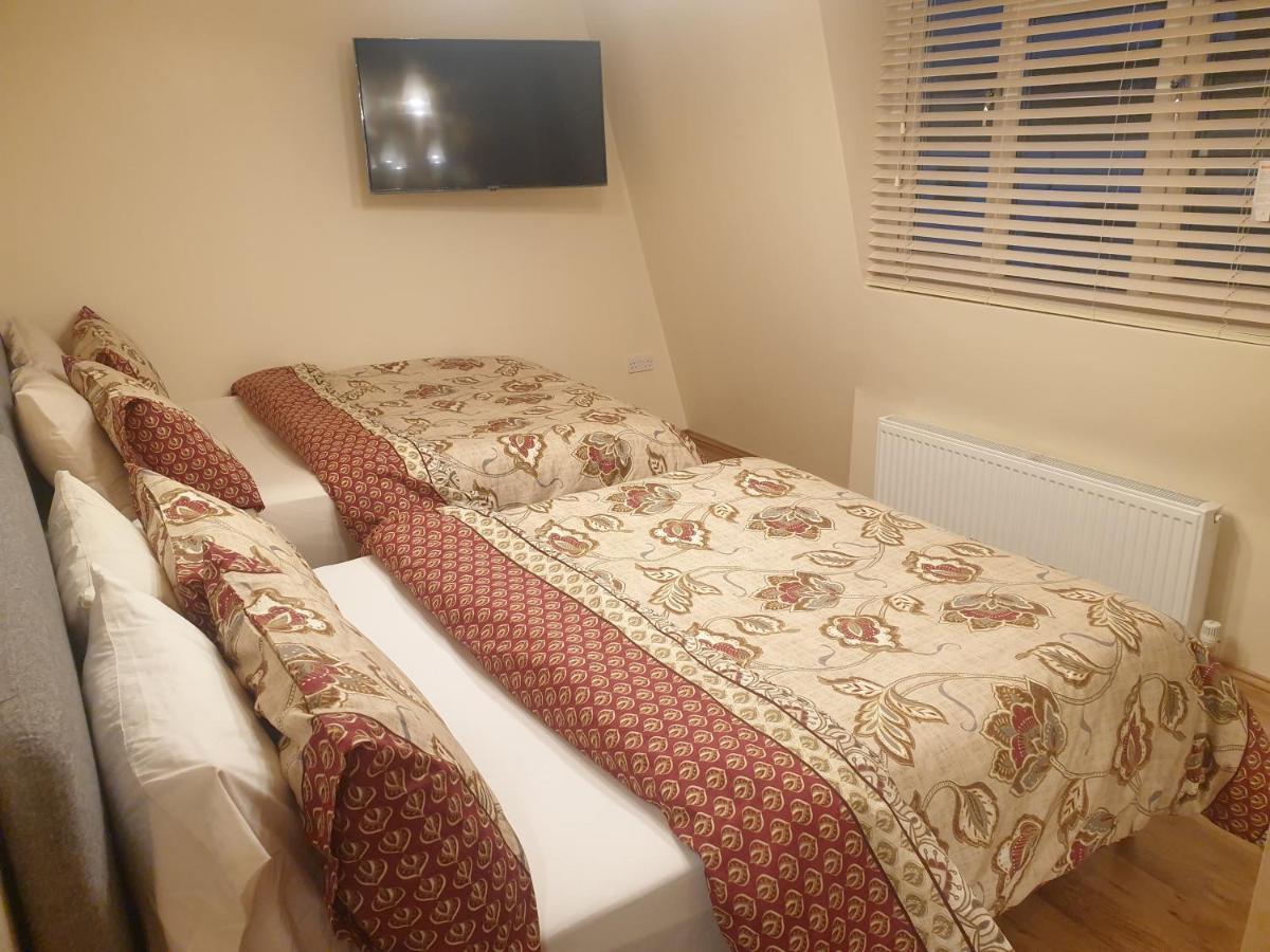 Wanstead London Luxury 3 Bedroom 2 Bathrooms Flat 1 Min To Redbridge Station Free Parking & Wifi מראה חיצוני תמונה