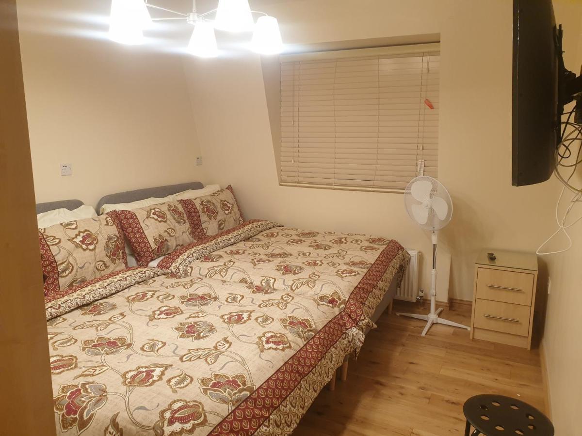 Wanstead London Luxury 3 Bedroom 2 Bathrooms Flat 1 Min To Redbridge Station Free Parking & Wifi מראה חיצוני תמונה