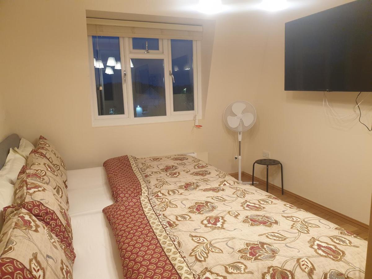 Wanstead London Luxury 3 Bedroom 2 Bathrooms Flat 1 Min To Redbridge Station Free Parking & Wifi מראה חיצוני תמונה