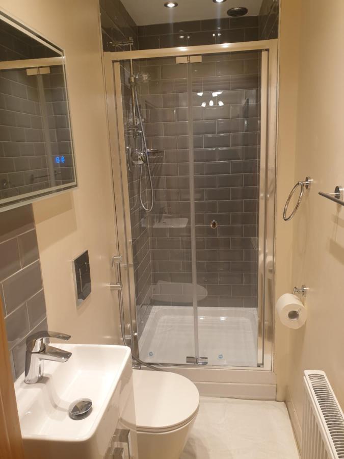 Wanstead London Luxury 3 Bedroom 2 Bathrooms Flat 1 Min To Redbridge Station Free Parking & Wifi מראה חיצוני תמונה