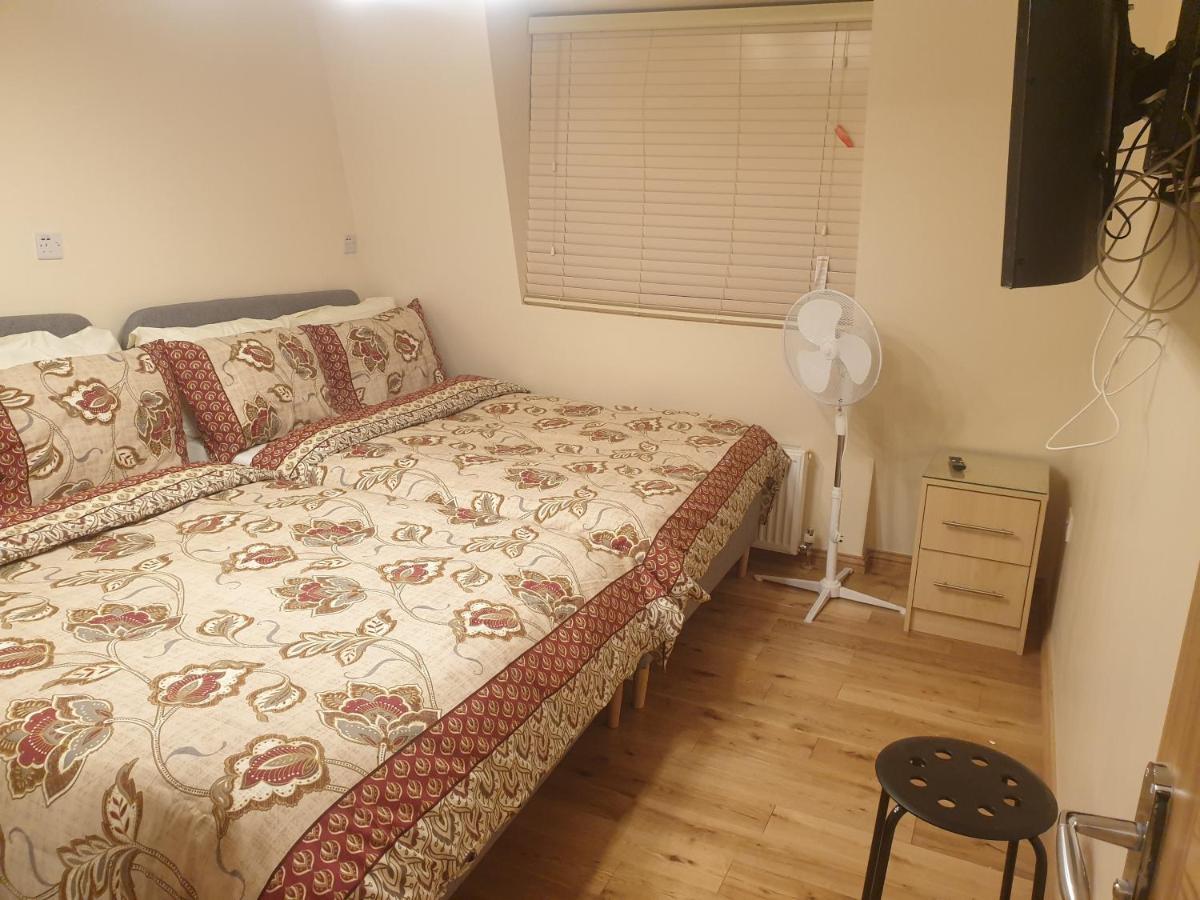 Wanstead London Luxury 3 Bedroom 2 Bathrooms Flat 1 Min To Redbridge Station Free Parking & Wifi מראה חיצוני תמונה